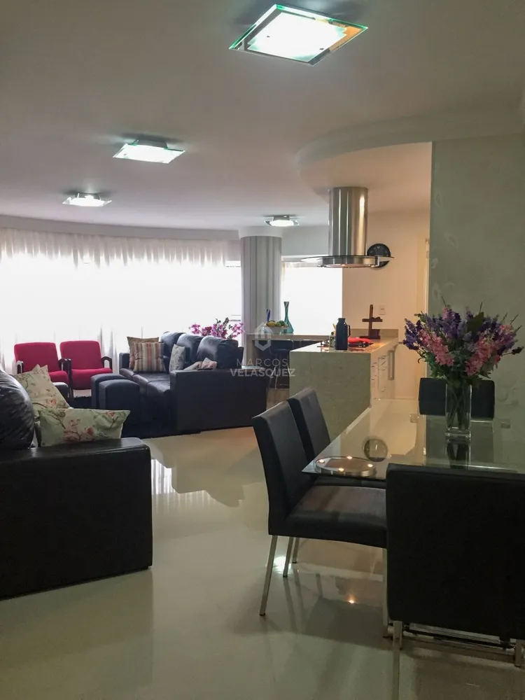 Apartamento, 3 quartos, 130 m² - Foto 2