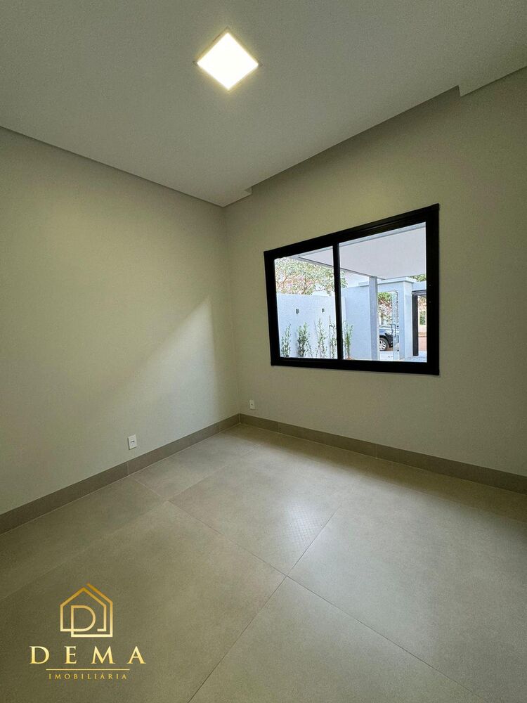 Casa à venda com 2 quartos, 130m² - Foto 2