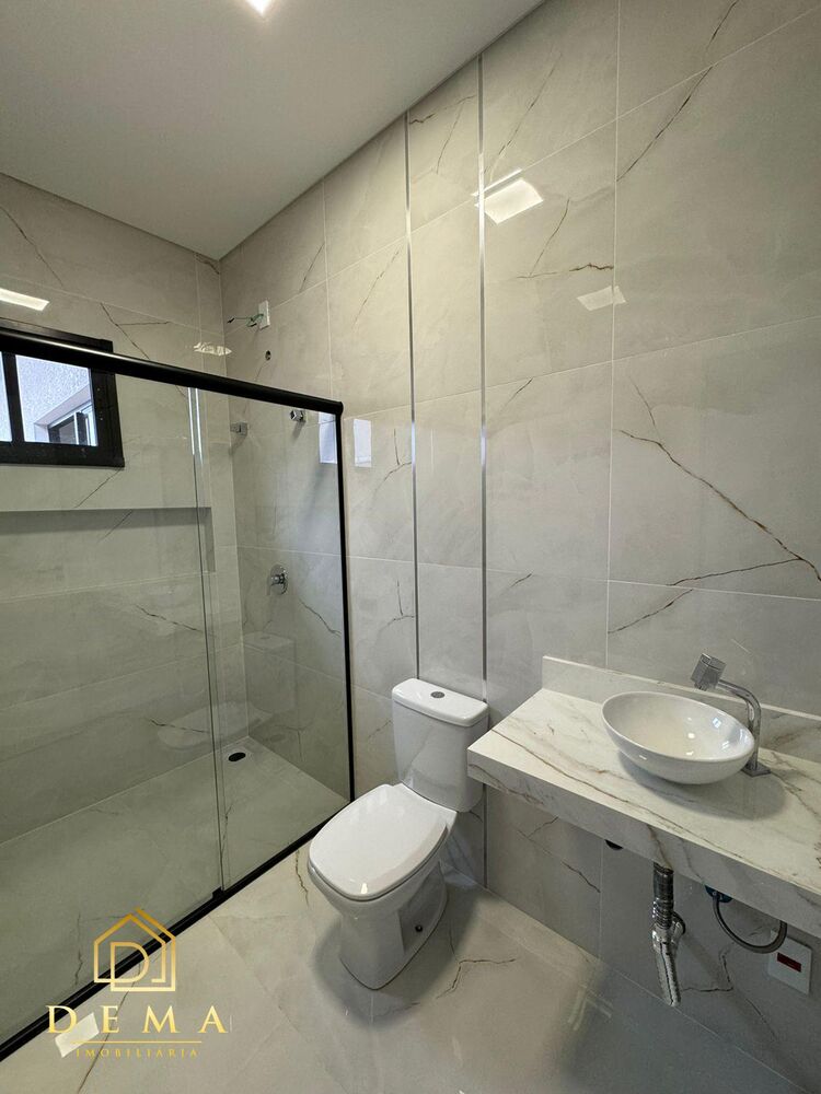 Casa à venda com 2 quartos, 130m² - Foto 8