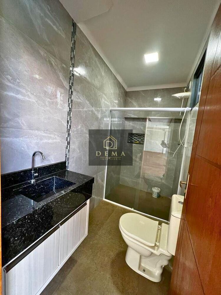 Casa à venda com 2 quartos, 81m² - Foto 2