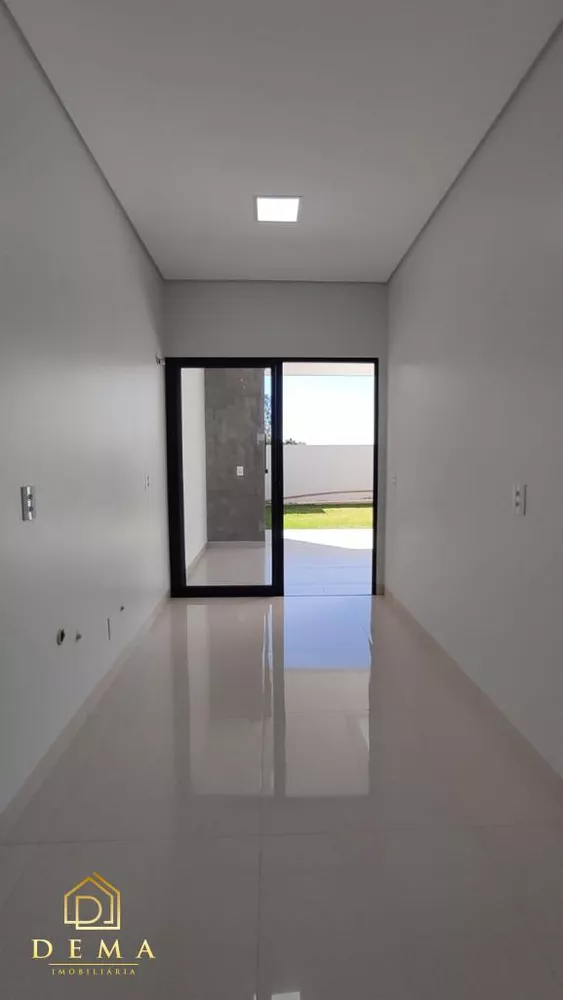 Casa à venda com 2 quartos, 108m² - Foto 4