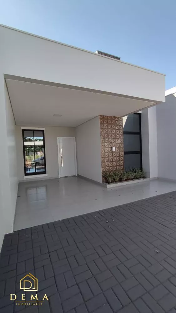 Casa à venda com 2 quartos, 108m² - Foto 1