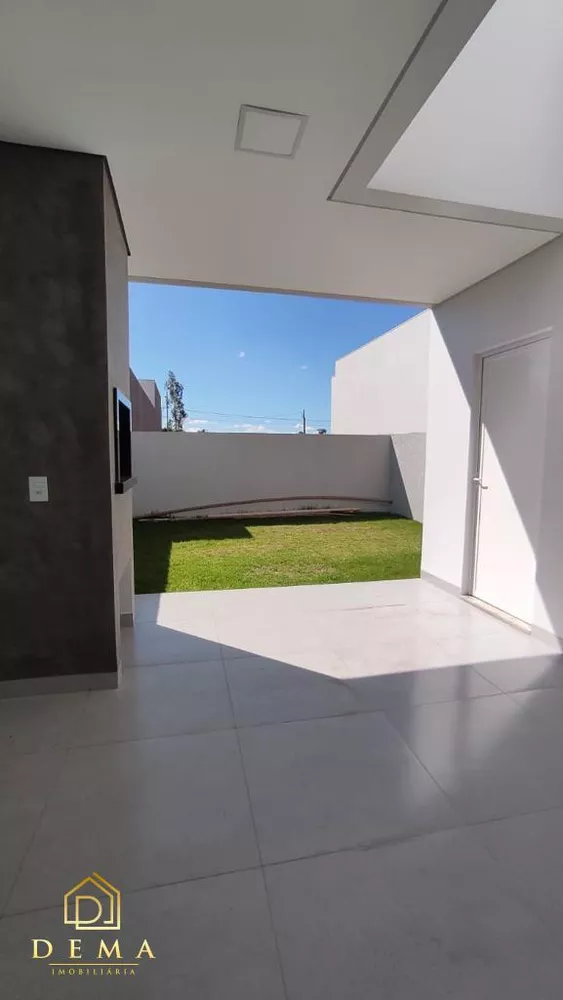 Casa à venda com 2 quartos, 108m² - Foto 3