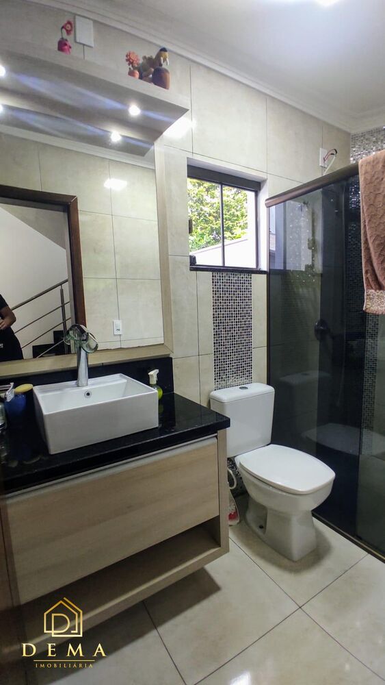 Sobrado à venda com 2 quartos, 194m² - Foto 4