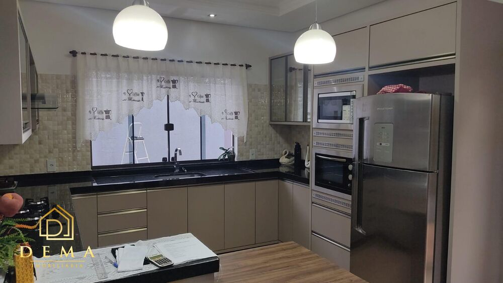 Sobrado à venda com 2 quartos, 194m² - Foto 12