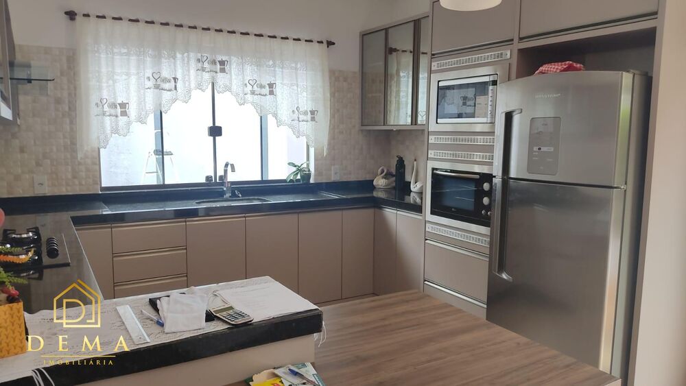 Sobrado à venda com 2 quartos, 194m² - Foto 13