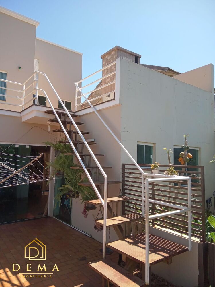 Sobrado à venda com 2 quartos, 217m² - Foto 3