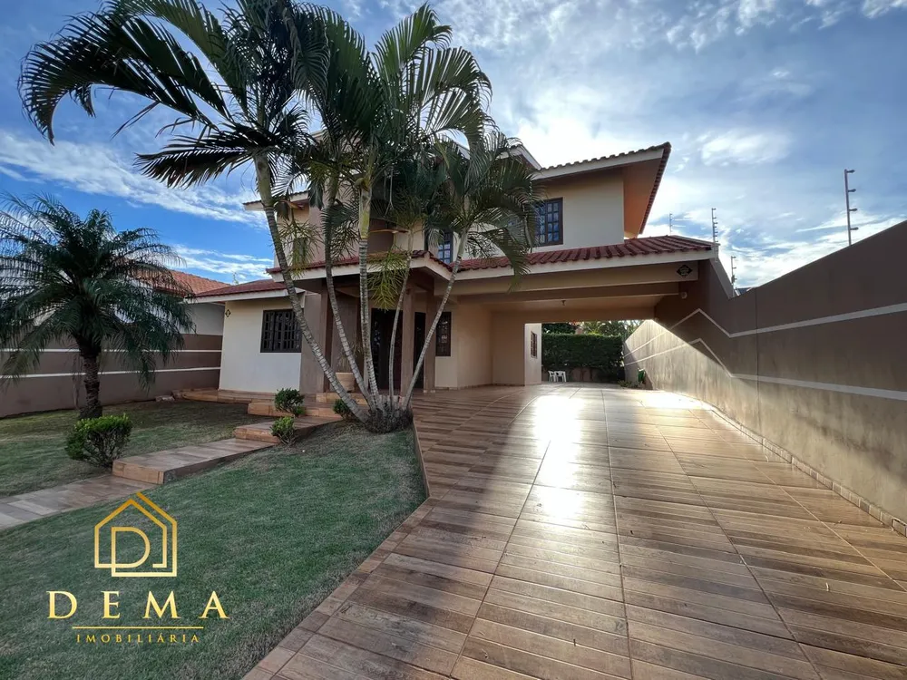 Sobrado, 3 quartos, 221 m² - Foto 1