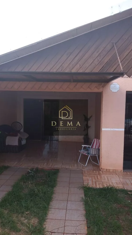 Casa à venda com 4 quartos, 200m² - Foto 2