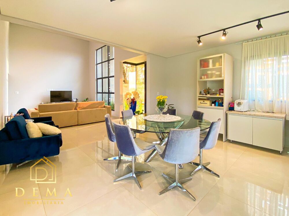 Casa à venda e aluguel com 3 quartos, 246m² - Foto 7