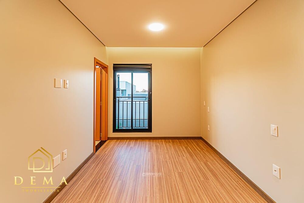 Casa à venda com 3 quartos, 175m² - Foto 2