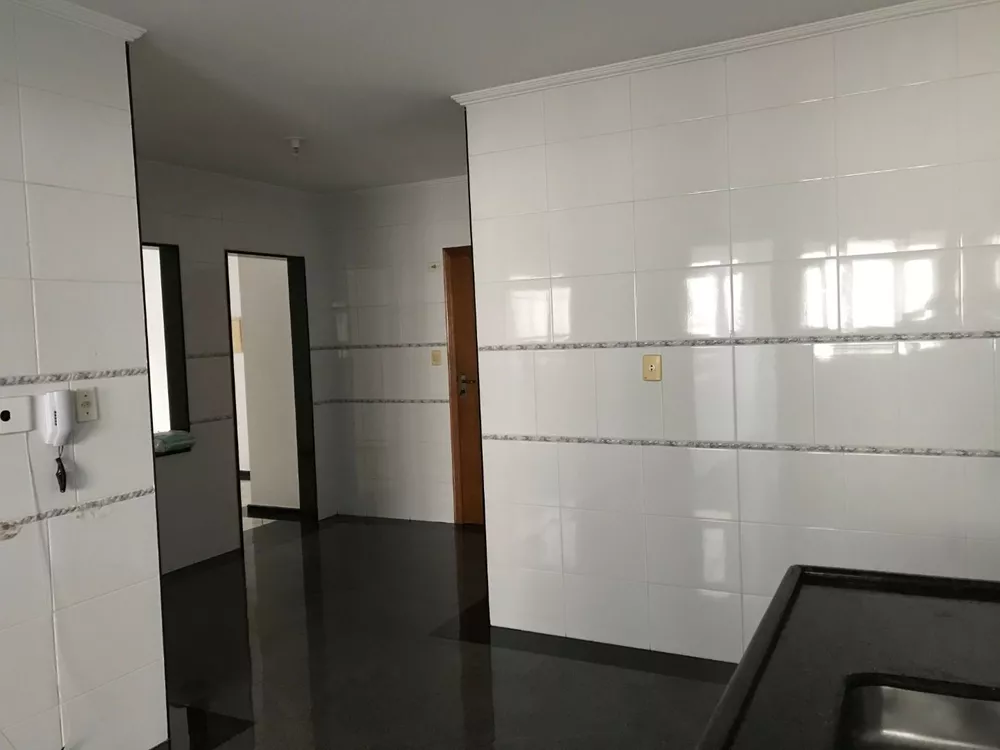 Apartamento à venda com 3 quartos, 170m² - Foto 3