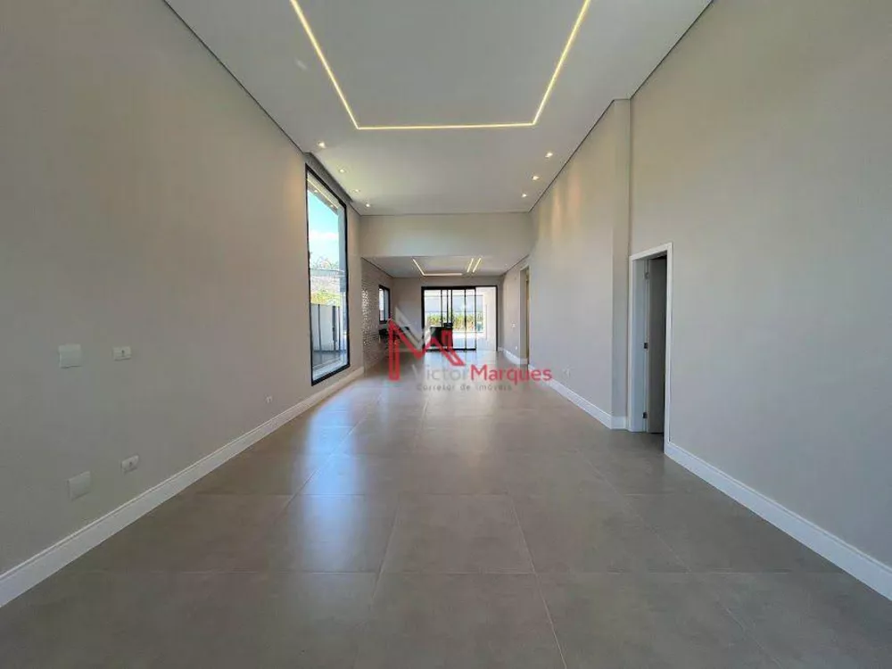 Casa à venda com 4 quartos, 222m² - Foto 4