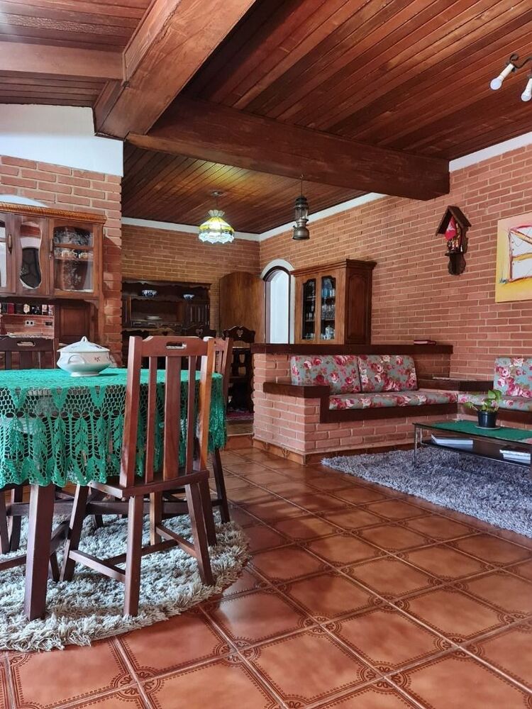 Casa à venda com 3 quartos, 713m² - Foto 2