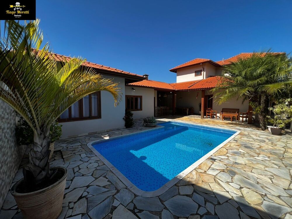 Casa de Condomínio à venda com 3 quartos, 360m² - Foto 1