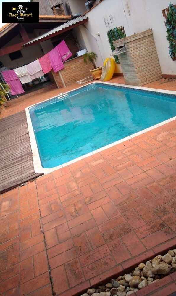 Casa à venda com 2 quartos, 250m² - Foto 1