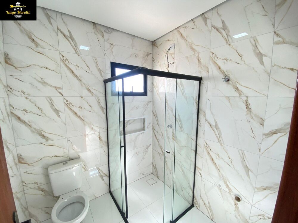 Casa à venda com 3 quartos, 250m² - Foto 1