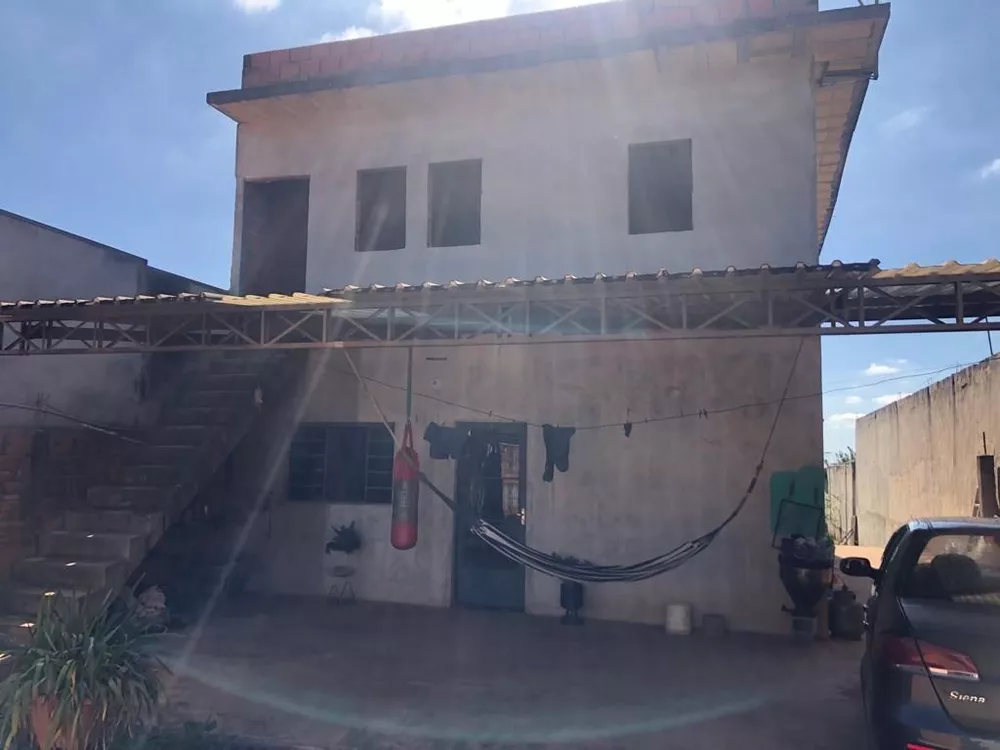 Chácara, 3 quartos, 700 m² - Foto 1