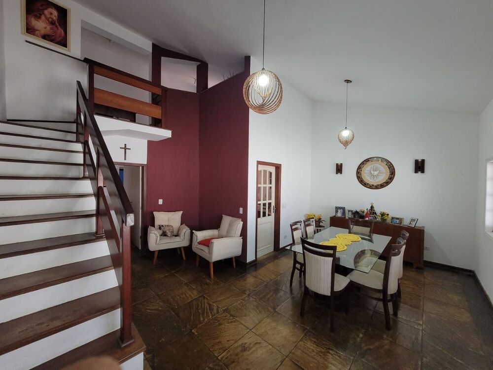 Casa, 4 quartos, 140 m² - Foto 1
