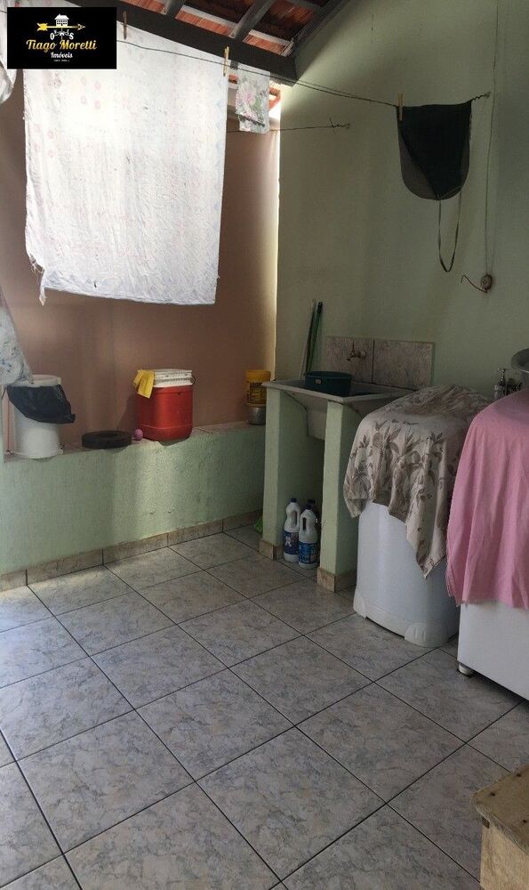 Casa à venda com 2 quartos, 300m² - Foto 2