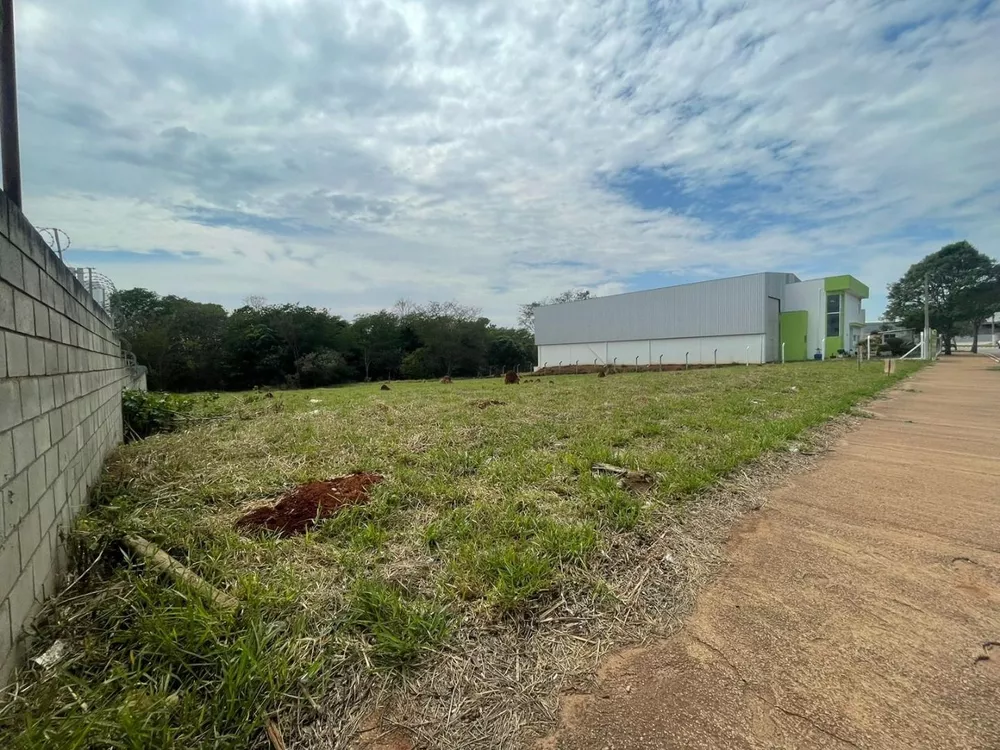 Loteamento e Condomínio, 2000 m² - Foto 1