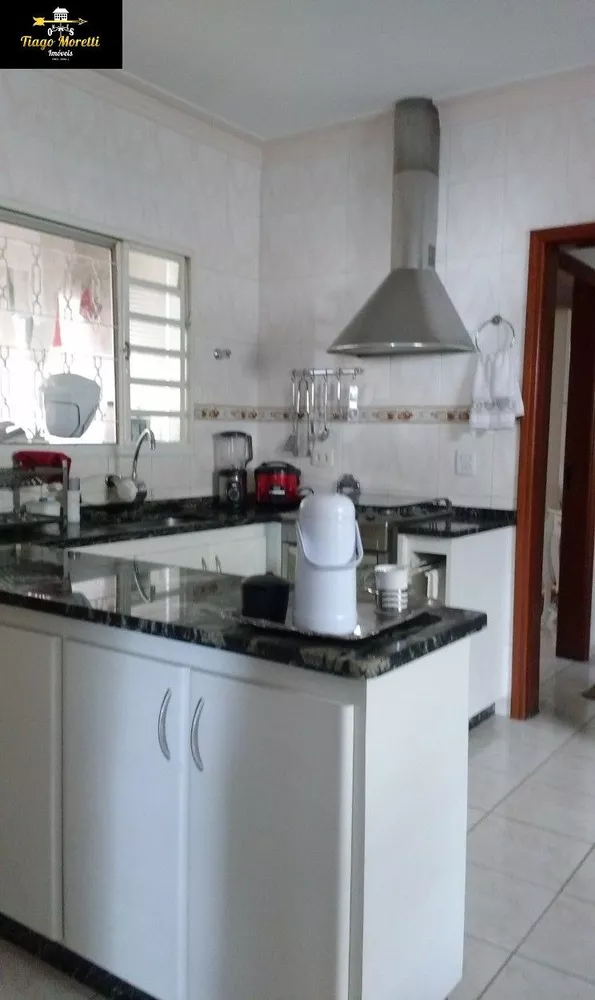 Casa à venda com 3 quartos, 250m² - Foto 2