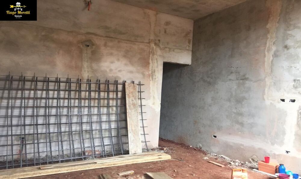 Casa à venda com 2 quartos, 200m² - Foto 2