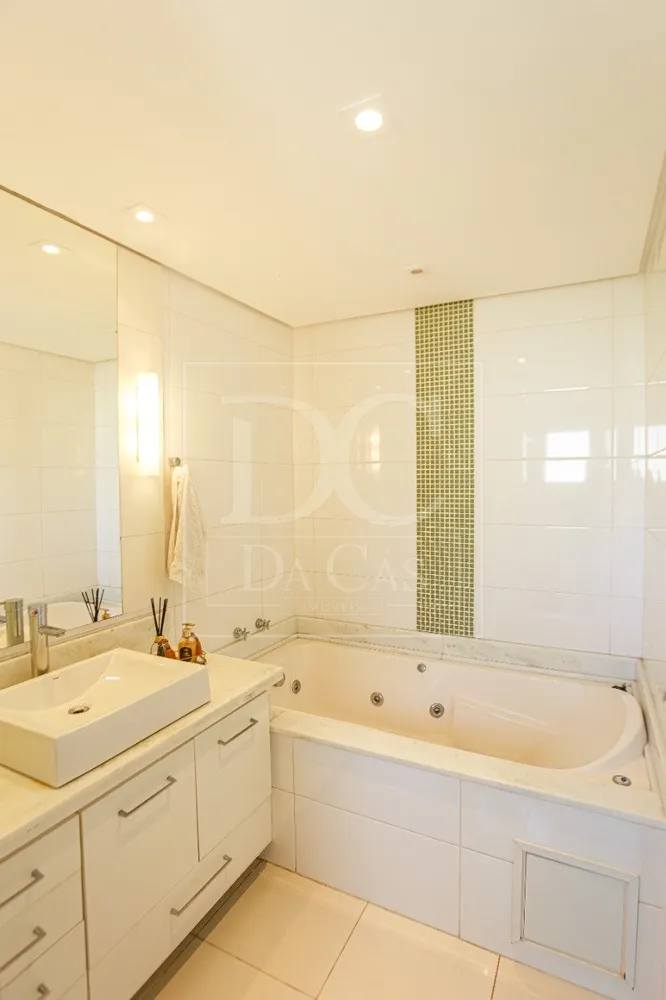 Sobrado, 3 quartos, 238 m² - Foto 1