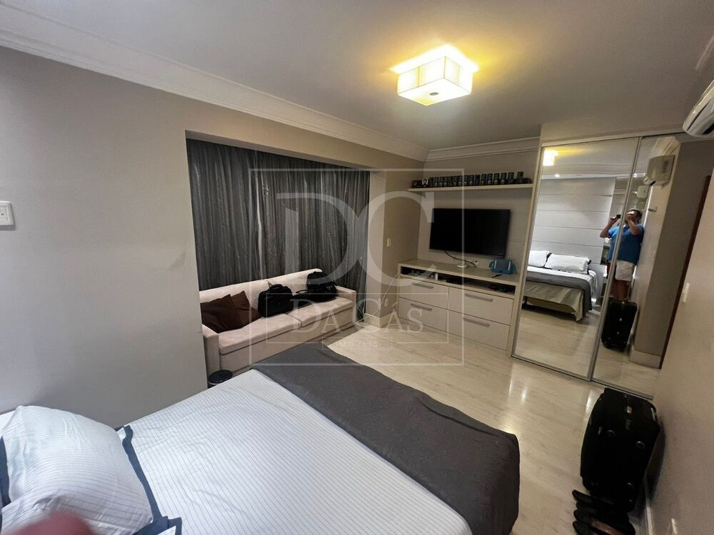 Cobertura à venda com 3 quartos, 270m² - Foto 1