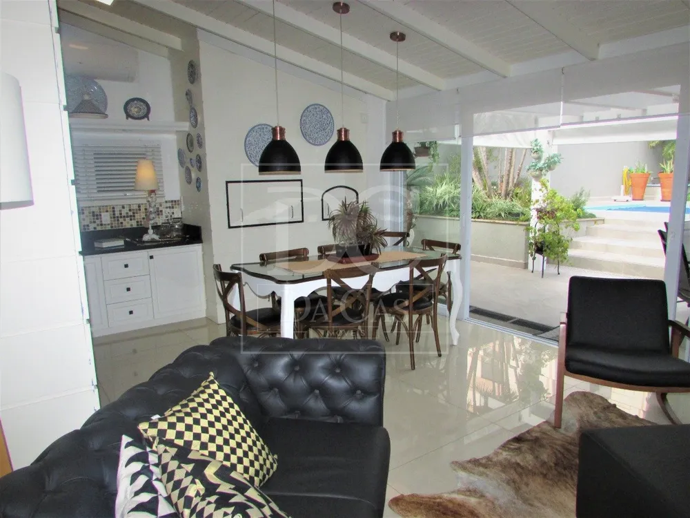 Casa, 3 quartos, 245 m² - Foto 2