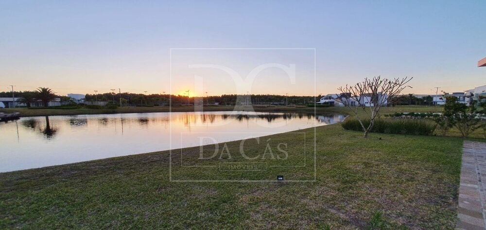 Casa de Condomínio à venda com 4 quartos, 300m² - Foto 8