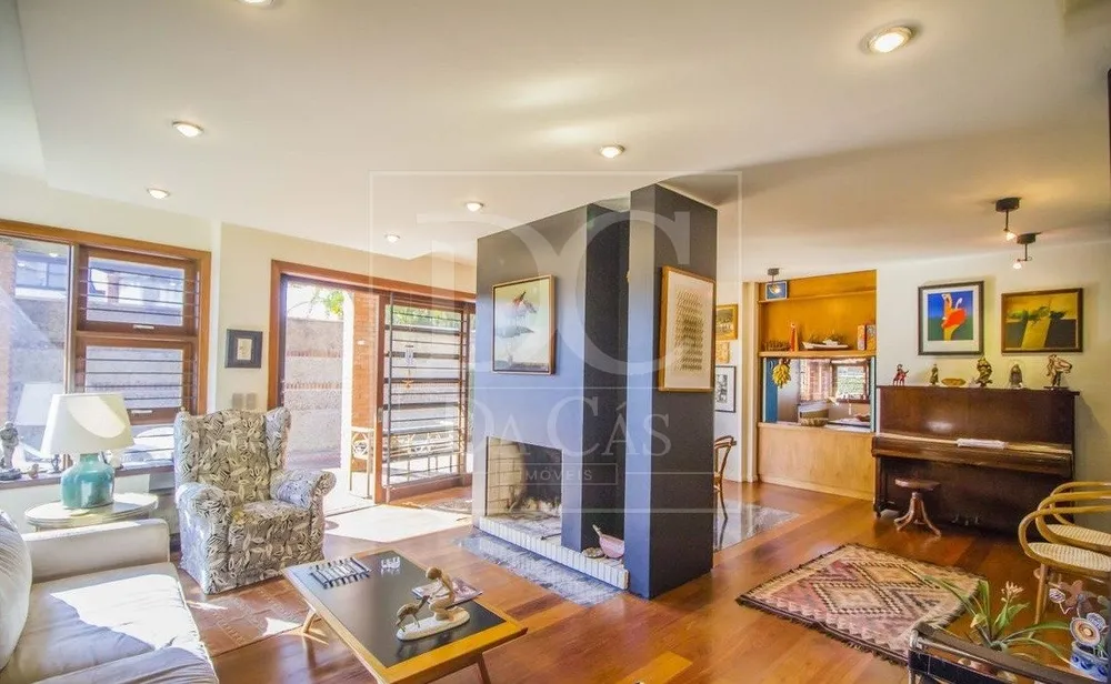 Casa, 4 quartos, 276 m² - Foto 1