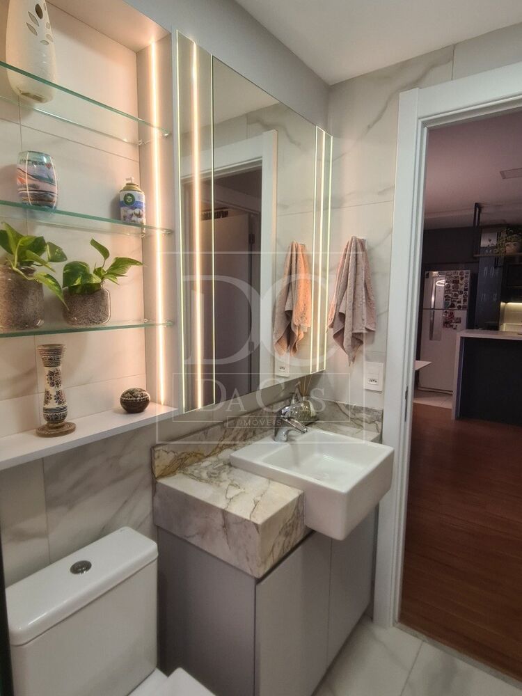 Apartamento à venda com 2 quartos, 64m² - Foto 1