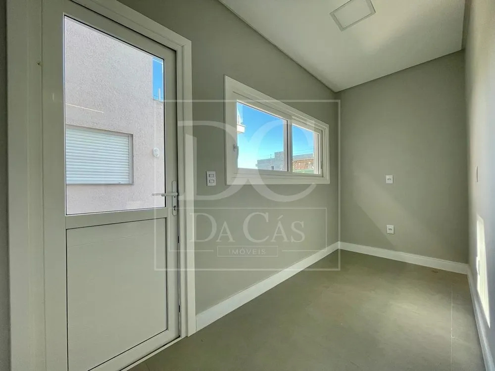 Casa, 4 quartos, 224 m² - Foto 1