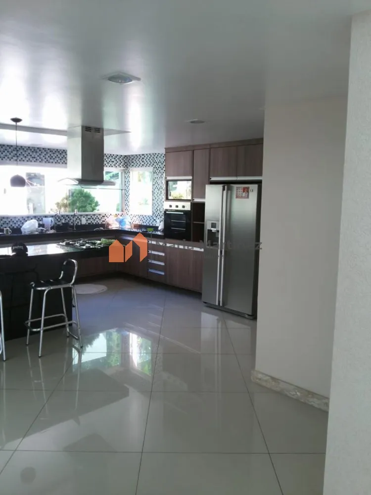 Casa, 4 quartos, 240 m² - Foto 4
