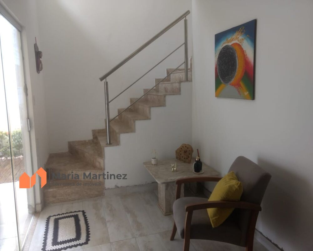 Casa à venda com 3 quartos, 126m² - Foto 1