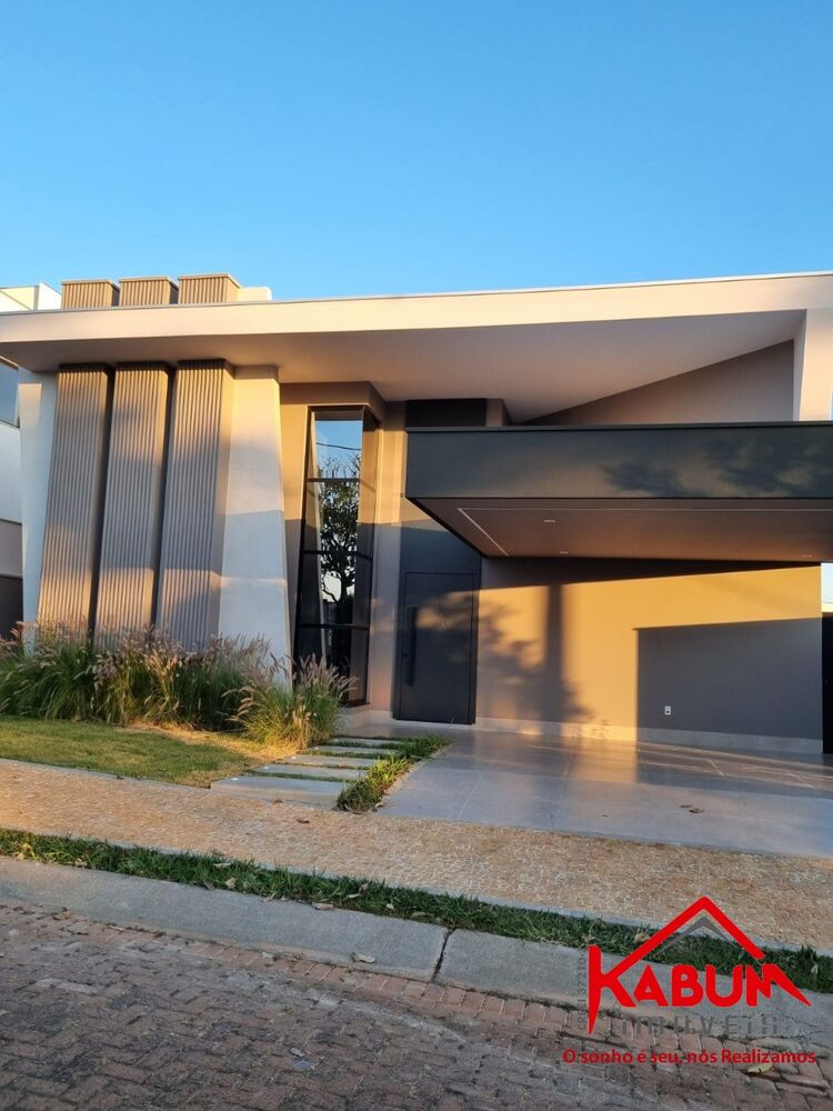 Casa à venda com 3 quartos, 348m² - Foto 1