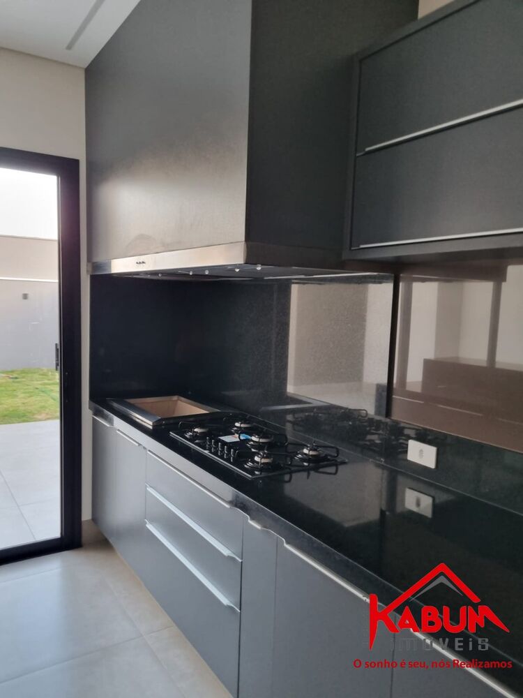 Casa à venda com 3 quartos, 348m² - Foto 2