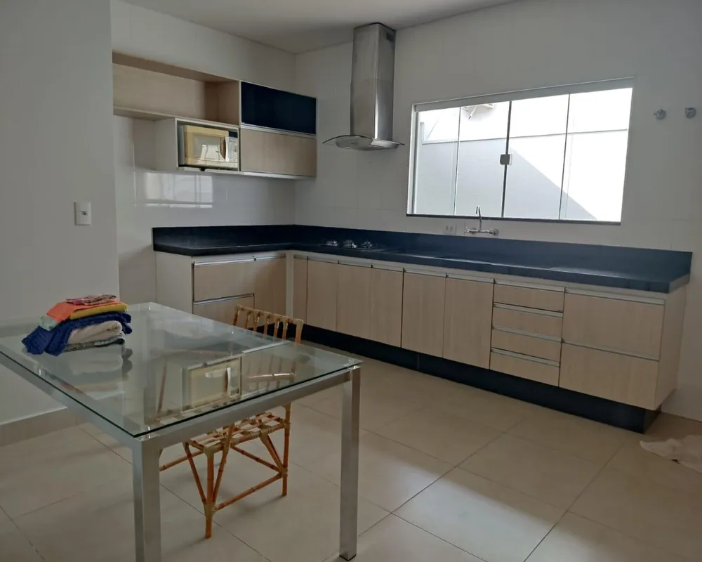 Casa, 3 quartos, 192 m² - Foto 4