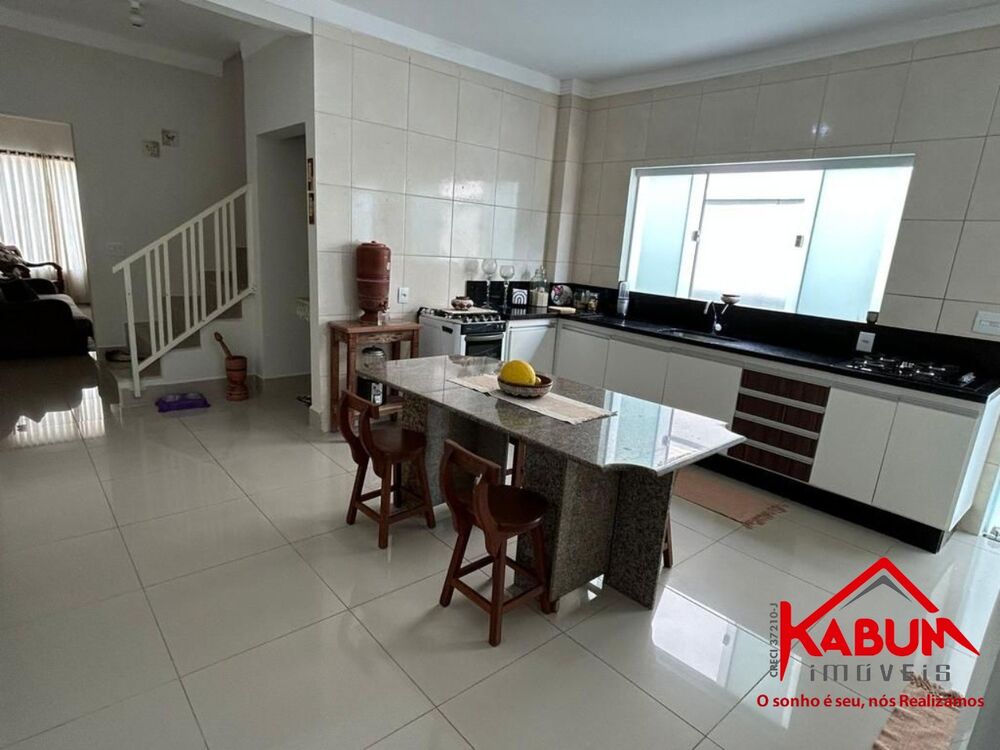 Casa à venda com 3 quartos, 198m² - Foto 4