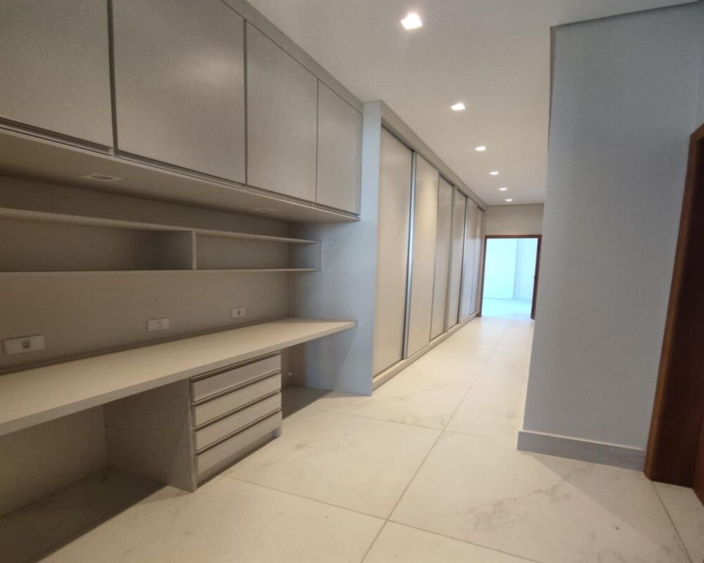 Casa à venda com 3 quartos, 190m² - Foto 4