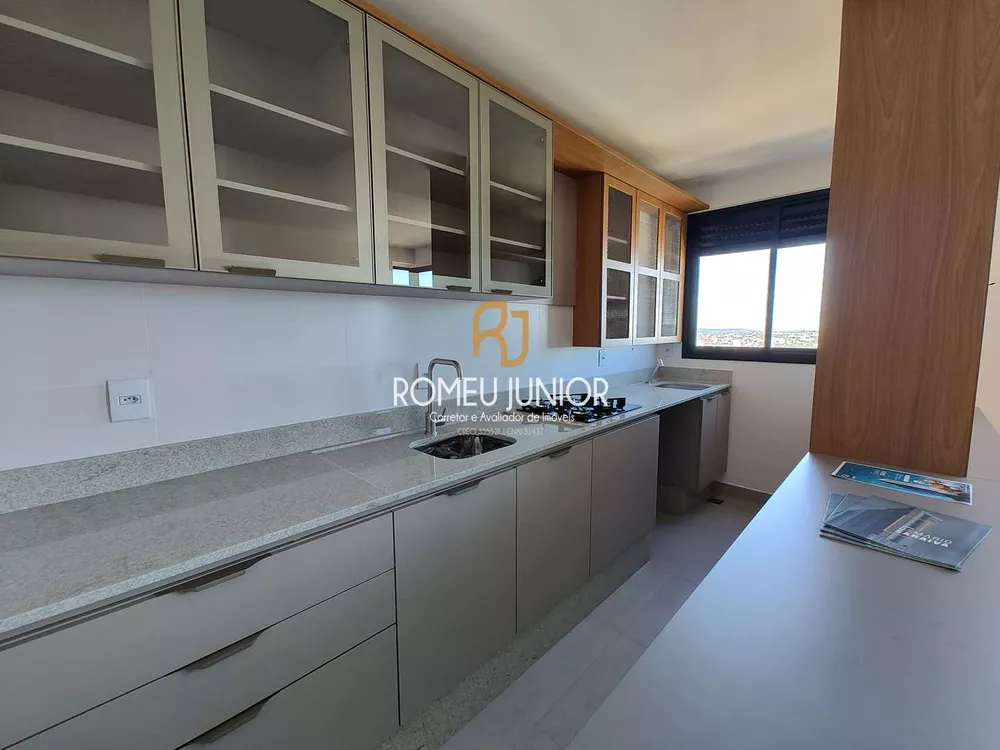 Apartamento à venda com 2 quartos, 62m² - Foto 2