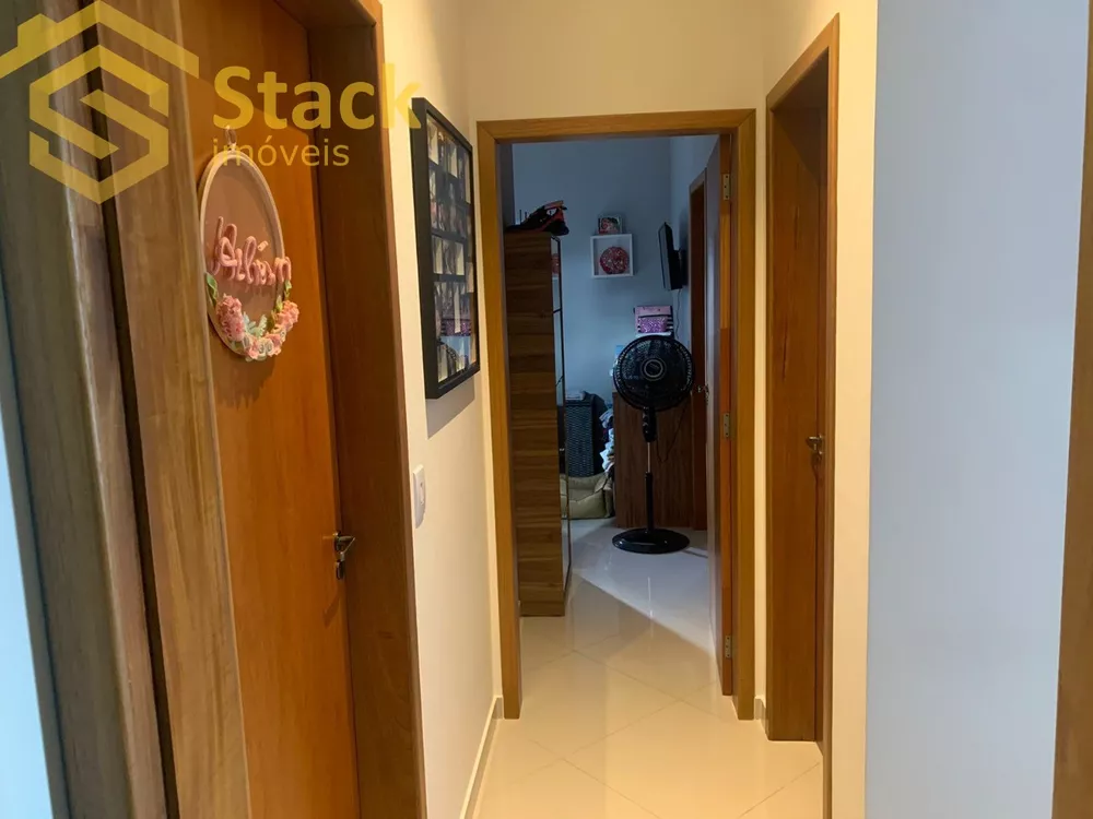 Casa à venda com 3 quartos, 250m² - Foto 2