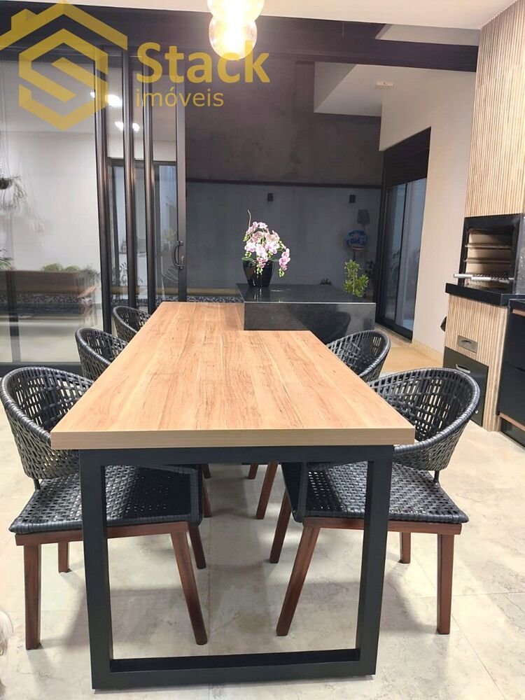 Casa, 3 quartos, 240 m² - Foto 1