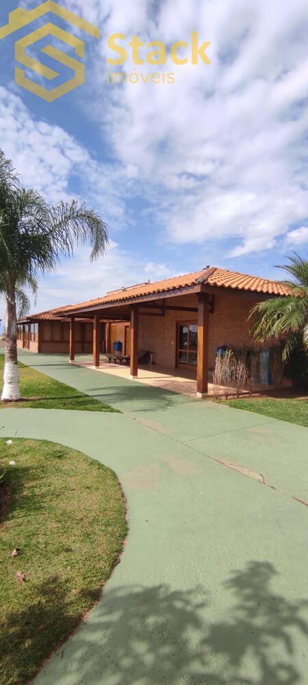 Casa, 4 quartos, 215 m² - Foto 1