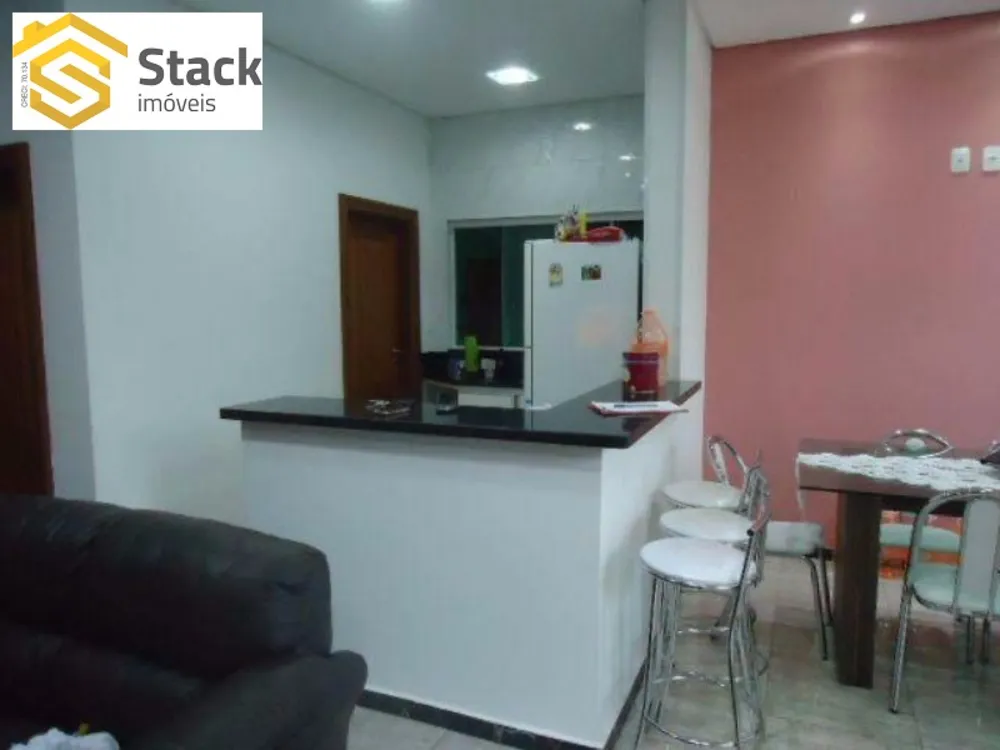 Casa, 3 quartos, 220 m² - Foto 1