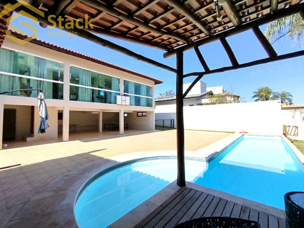 Casa à venda com 4 quartos, 310m² - Foto 1