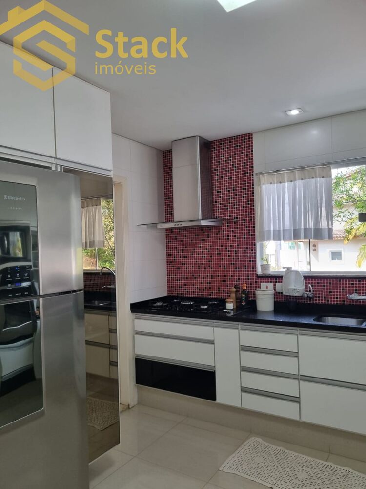 Chácara à venda com 3 quartos, 247m² - Foto 2