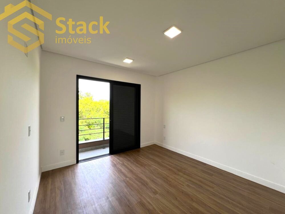 Casa à venda com 3 quartos, 264m² - Foto 4