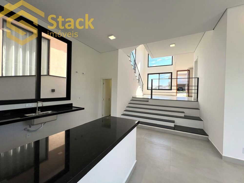 Casa à venda com 3 quartos, 264m² - Foto 2